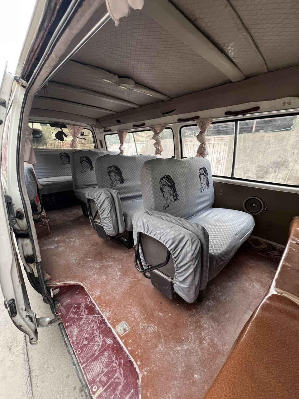 فتون الوان للبيع موصليه سنويه بيها بلاغ محكمه كير مكينه وضفيره وعقل توني شادهن غرفه جديده تايرات قبل شهر شادهن مكاني البصره القرنه مو شراي لا يعلق ولا يتصل سعر 35 
***********
