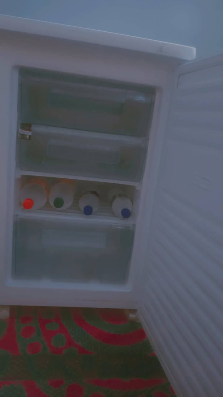 ثلاجه حم صغير شرط تجمد ونضافه  سعر 70بي مجال بسيط مكان موصل رجم حديد تواصل خاص


**إذا كنت صاحب هذا الإعلان وتريد حذفه لأي سبب، رجاءا أرسل رسالة إلى الدعم الفني**