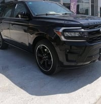 للبيع Ford Expedition 2022 لون أسود — بحالة ممتازة جداً  الموديل: 2022...