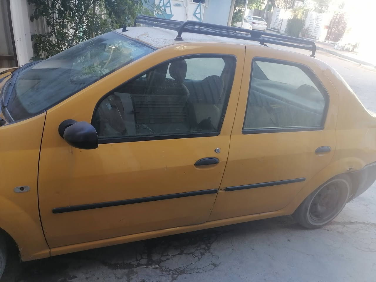 رينو لوكان م ٩ سنويه نافذه لسنه ٢٧ مكينه كير نظيفات بيها طخات وخياسات بسيطه بلهلالات كهربائياتها كامله السعر١٦ السياره بلاديه الاتصال على الرقم ***********
