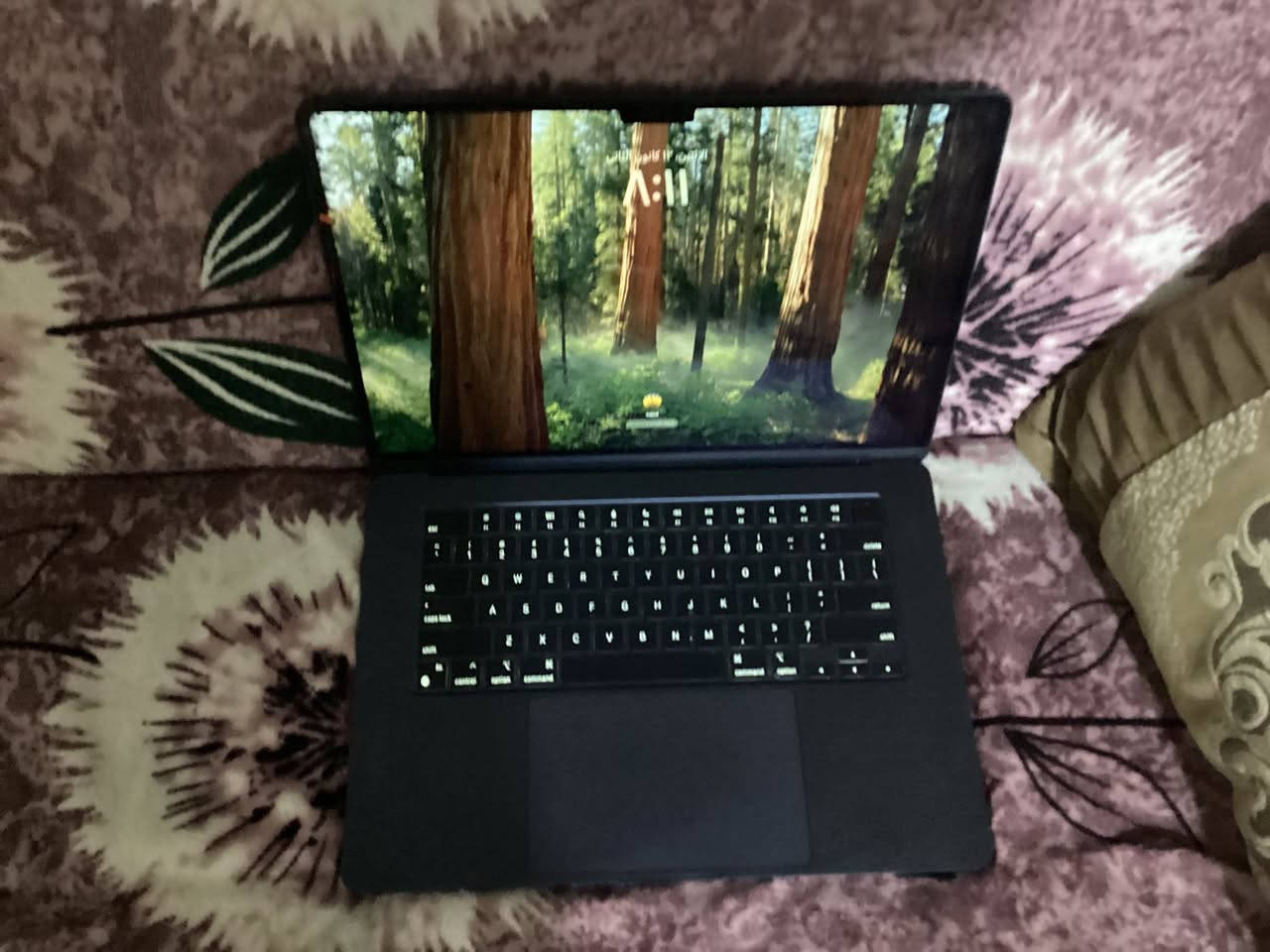 السلام عليكم
ماك بوك آير معلج M 2
نظيف الأصلي 
 ايفيد  للمنتج والحسبات والدراسة بشكل عام  الشراي يتصل ***********.   نجف
