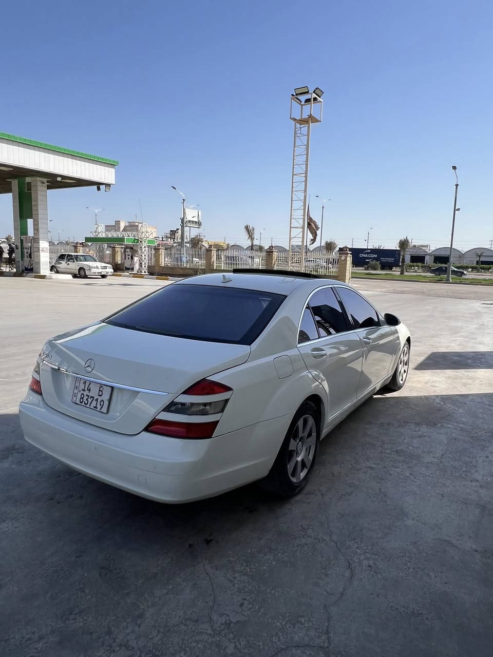 السلام عليكم مارسيدس S500 فوول مواصفات للاخير 
موديل 2007 بأسمي تحويل ثاني يوم رقم بصره الجديد
السياره حيل نضيفه وجديده بالكارتون مابيها اي نقص تبريد ثلج حداده تخم تاير للاستفسار *********** العنوان البصره
