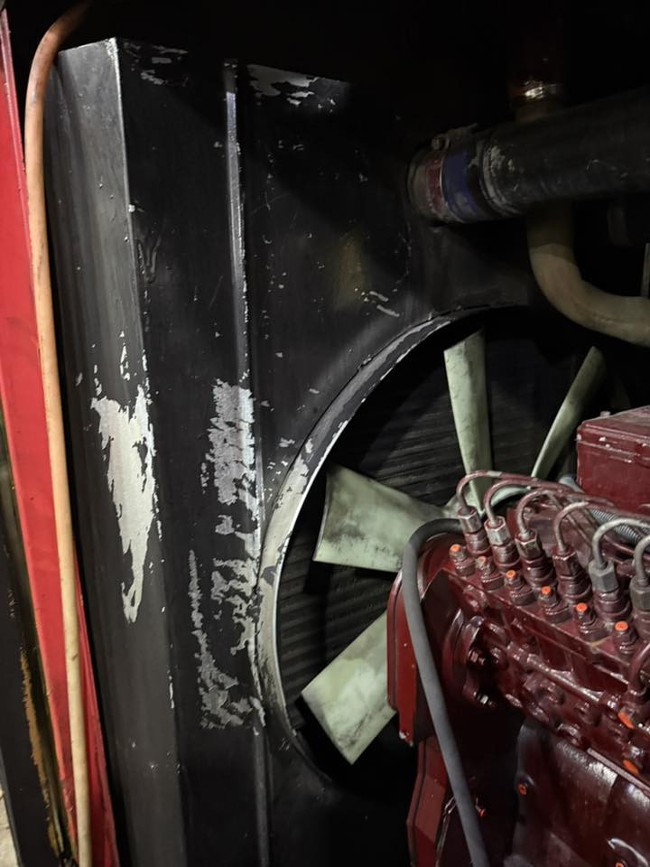 سلام عليكم مولد كمنز 24 ستندر لابخار ولا تنكيص توليد 250 كيفي المكينه امريكي مو صيني اصلي تحمل يمي بل موقع وتشيل كاتم سعر 57 بيه مجال مكانهه سيديه *********** نضام حمايه تشتغل وتطفه وتو
