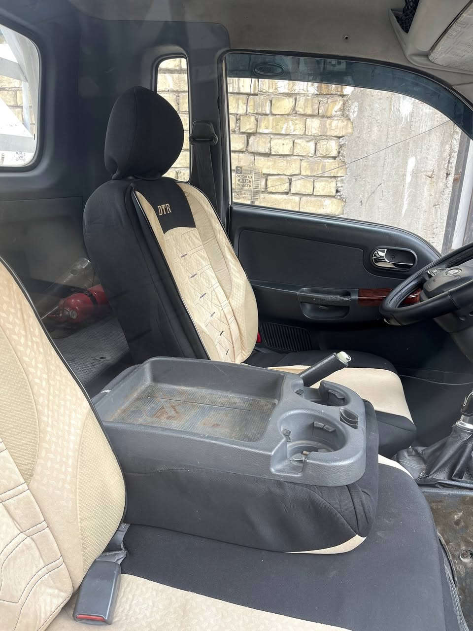 السلام عليكم للبيع كيا فحل 2019 رقم بغداد مسكر 7كير كفاله عامه محجر بيها سياره جديدة وبلعافيه ع الياخذها مكان بغداد اتصل واني خادم لطيبين ***********
