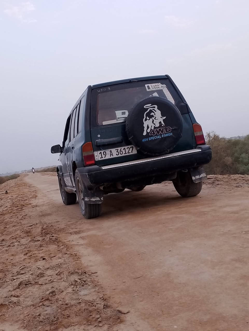 سلام عليكم سوزوكي لبيع موديل 1993رقم نكليزي سعر 30قفل مكاني ناصريه سوق الشيوخ ***********
