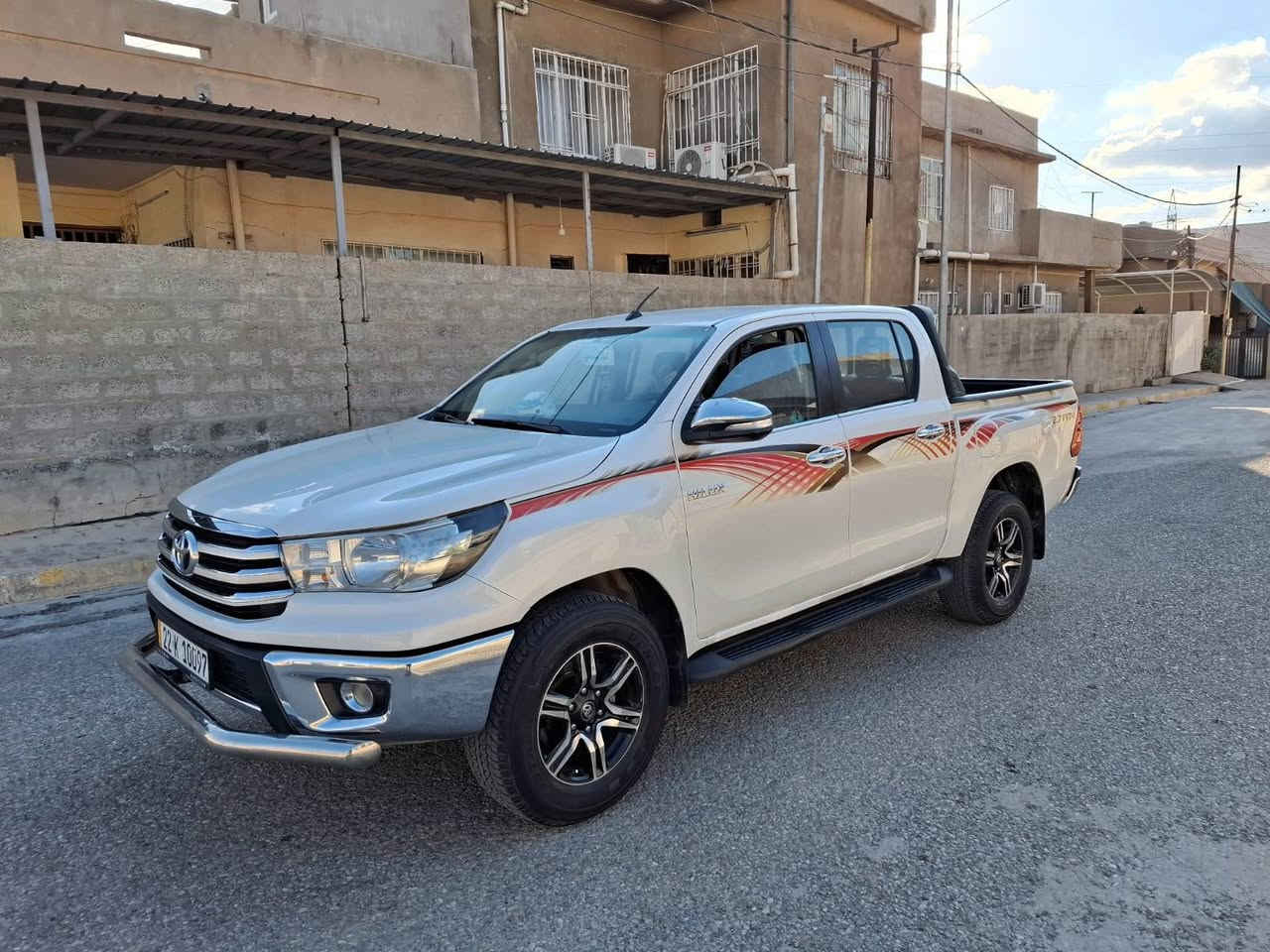 (((بسم الله الرحمن الرحيم)))
سلام عليكم....
 تويتا هايلوكس 2016 كير عادى فوول سيد نهرور بتل   . 
 ***********...
سيارة دينار مصرف مابي
كلشي جديد و كامل ..
سنويه لحد 2029 هزه و ره قم جديد شرط تحويل. رقم دولى 
، كير شرط.گاردن اكسل شرط. صدر لووك . كهربائي كامل شغال  
موصفات . .بتل. شاشه وكاميره .ده عامى نيكل.سلايت .دواخل احمر .ويل كروم. تبريد لمس فوول فوول
طيارات لووك.
 مكينه بدون صرف بيدون بوخار شرط مامفتوح...
***********
***********
سعر  مناسب خابر تدلل...........
..............

 تويتا هايلوكس 2016 كير عادى فوول سيد نهرور بتل
سه ياره كه زور جوان و پاكه مال دوسته.
سه ياره كه دينار مسروفى نيه لووكه...
هه موو گيانى به شرط افروشم ..
سه ياره كه سيد نهرو ى فووله لووك.... كركوك, العراق
