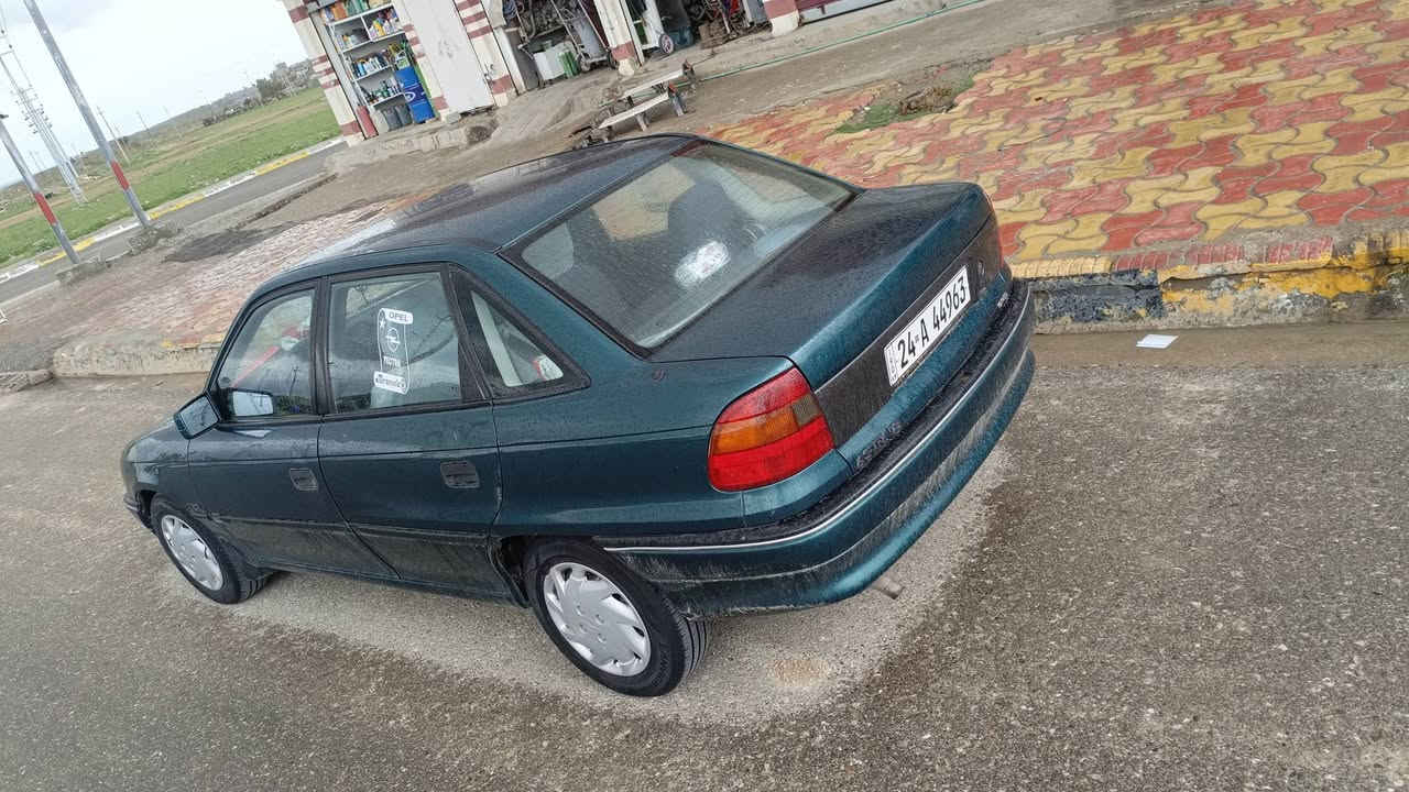 للـــــــــــــبيع
اوبل استرا
 موديل ١٩٩٧
حجم ١٨
كير توماتيك 
***********
***********
