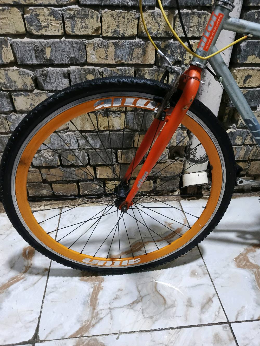 بايسكل alton spinner 21 جدا نضيف مكاني بغداد الشعب حي البساتين مكاين 7x3 بريكات اثنيهم شغالات 