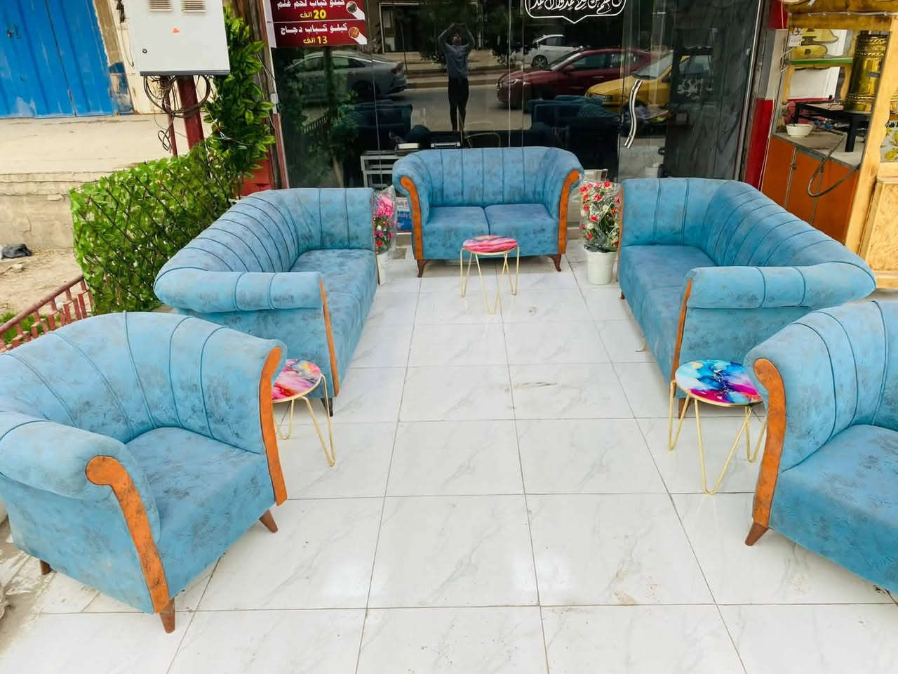 تخم موديل إسباني
تخم جديد بس معرض
بي ضربة بسيطة بالقماش ممبينة
شغل ثقيل بلوك أسود و إسفنج مميز 
والقماش أصلي 
السعر 450والتوصيل مجاناً


**إذا كنت صاحب هذا الإعلان وتريد حذفه لأي سبب، رجاءا أرسل رسالة إلى الدعم الفني**