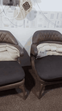 كرسيين خشب صاج بورمي إيطالي في الغزاليه السعر ٥٥  ألف للاستفسار *********** / ***********
