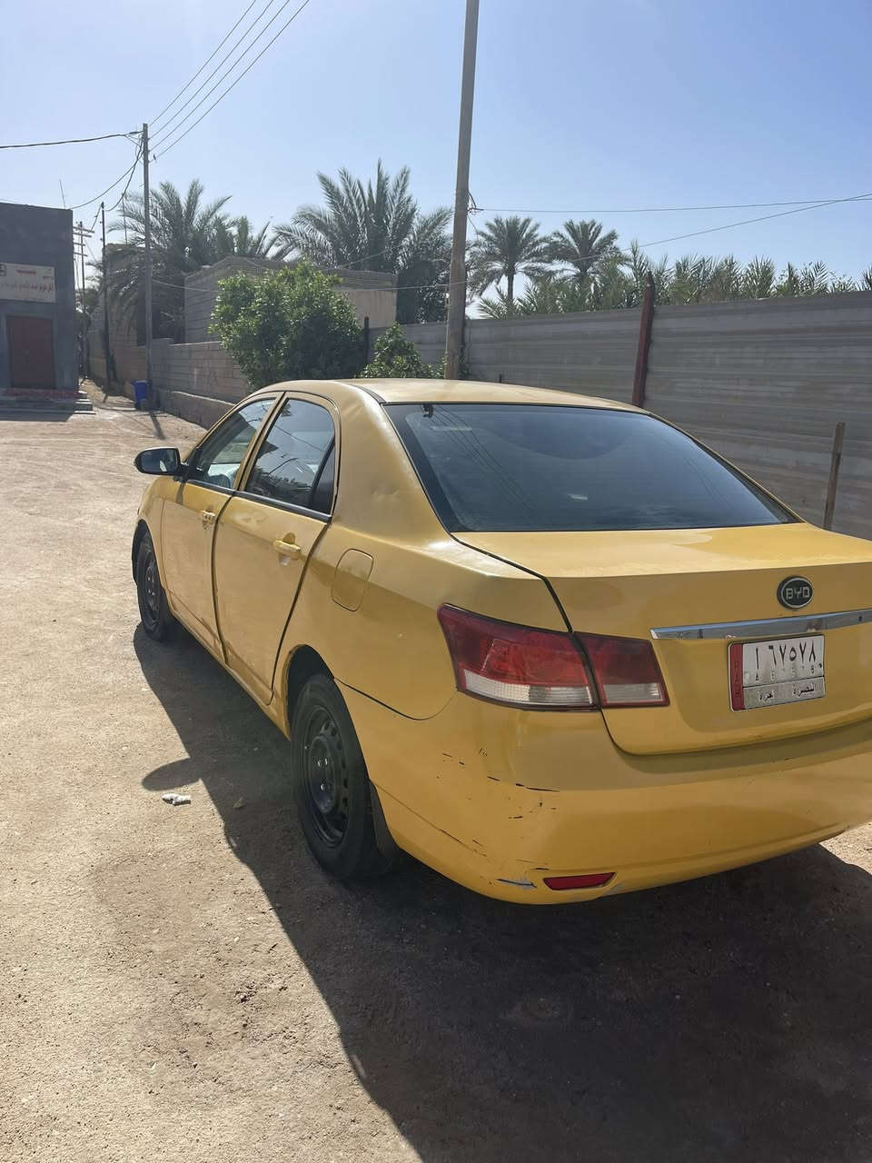 سياره BYD حلوه ونظيفه ٢٠١٦ سياره كامله تبريد كير محرك كوره سعر ٣٥ وبيها مجال بسيط هذه رقمي وشراي انا بل خدمه ***********
