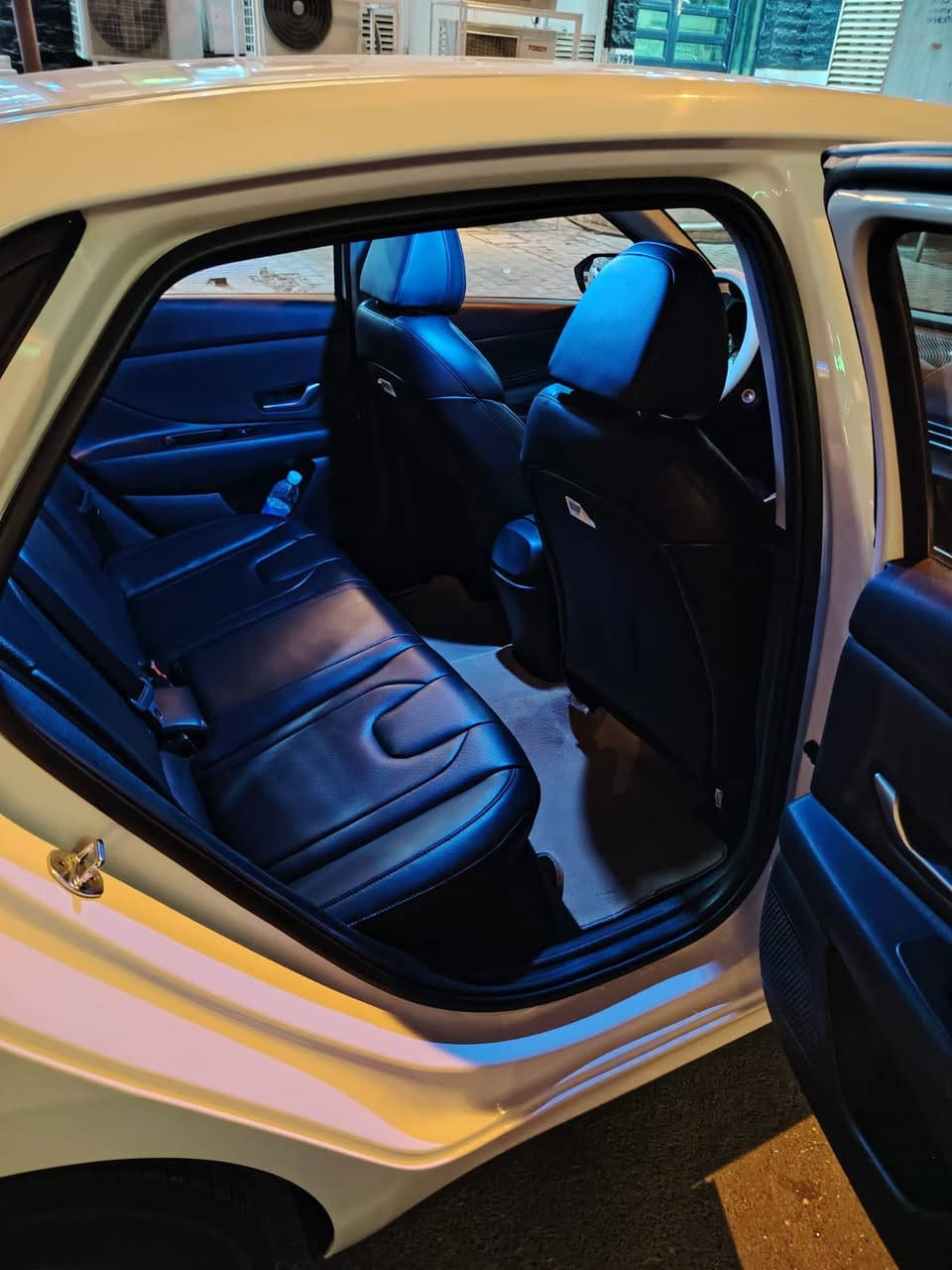 افانتي غاز 2023 سيارة جديدة بيها قطعة وحدة صبغ جاملغ امامي سيارة بدون رقم باقية على الصك باقي الوصولات مدفوعة السعر 150 
***********
