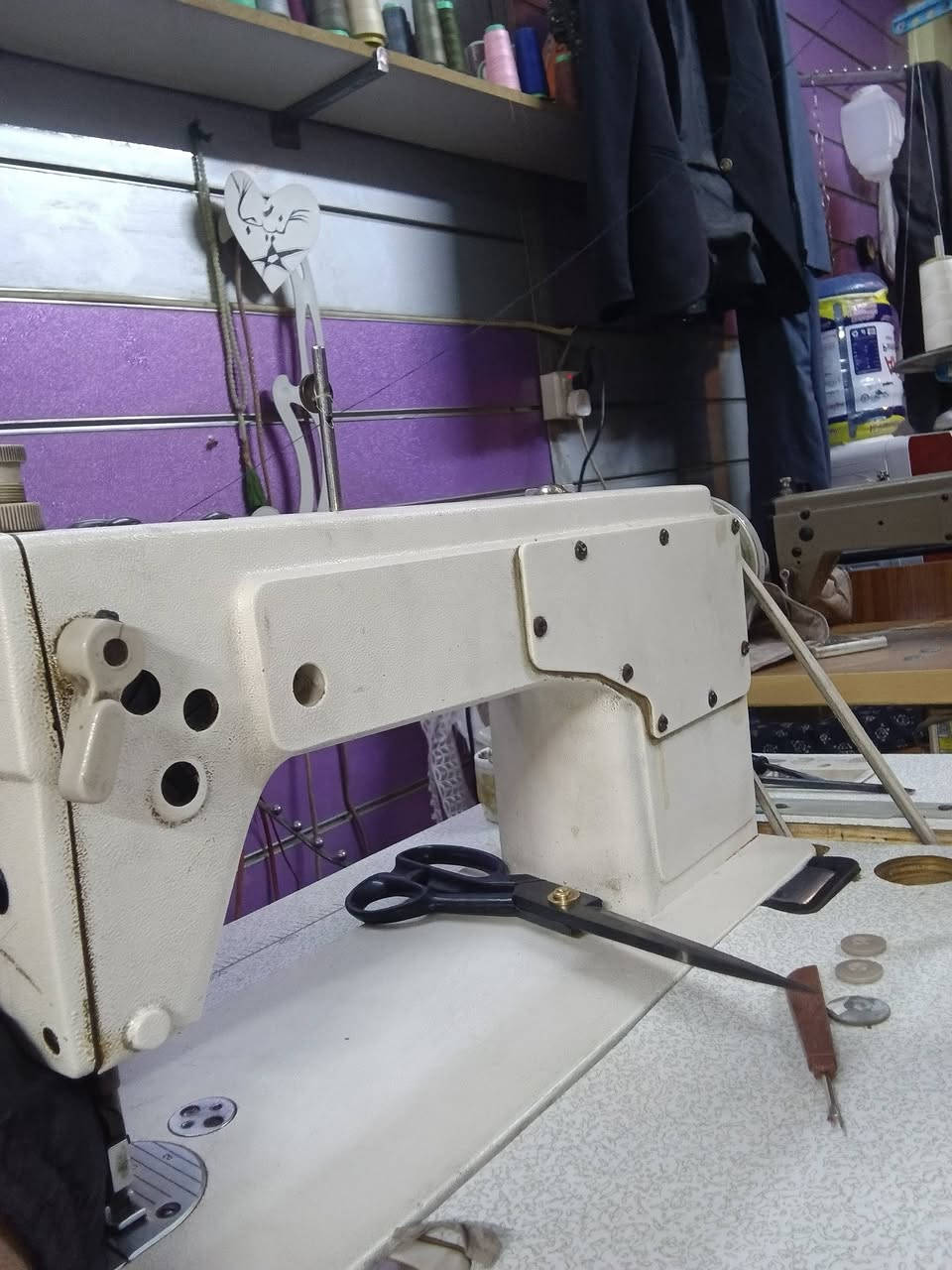 السلام عليكم مكائن عدد اثنين جمسي وكابوي للبيع او مراوس بوحده كاتم أسعر 400 الا تصال على ارقم ***********عنوان زعفرانيه
