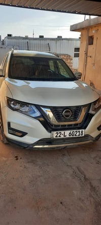 اكس تريل • ٣٠٠٠٠ كم • مخمور