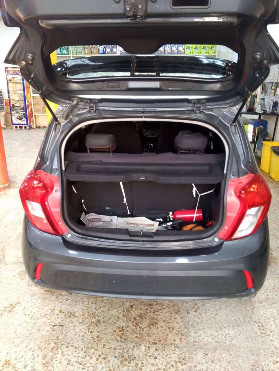 شوفرليت سبارك خليجي موديل 2020 جاملغ ونص بنيد مصبوغ بدون دواخل بدون معجون فقط رش
السياره رقم اربيل رقم جديد سنويه جديده 
مكانها بالحله تحويل او وكاله جاهزه
السعر ١٠٠ 
***********
ملاحظه السياره جديده جدا ماشيه ٥٥ الف كيلو
