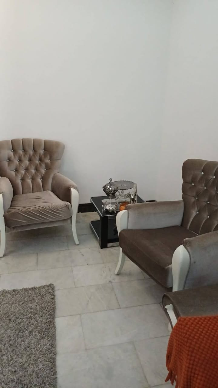 للبيع تخم مع طبله وسطية
زولية 
طبلات عدد ٣ مع طبله وسطيه
بردات طول ٣ امتار تفاصيل ع الخاص


**إذا كنت صاحب هذا الإعلان وتريد حذفه لأي سبب، رجاءا أرسل رسالة إلى الدعم الفني**
