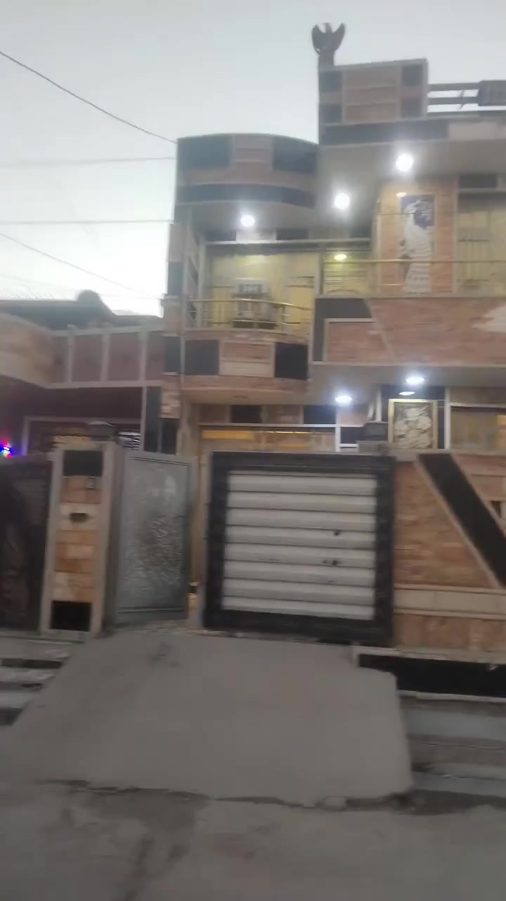 بيت للبيع في حي 18
مساحة 150 م
طابقين
بي 6 غرف نوم
***********
***********
