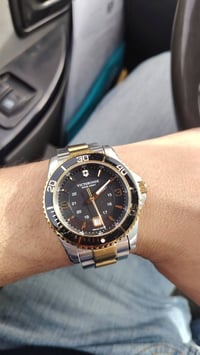 ساعة سلستيل • ضد الماء • بحالة جيدة