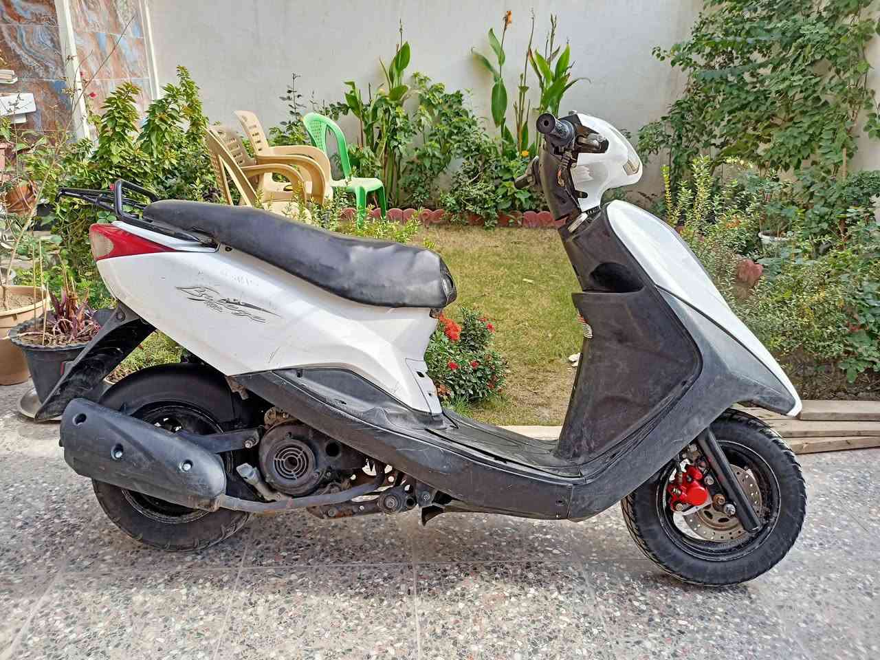 السلام عليكم
متاح بريز لايت ناصي 
دراجه نظيفه شغاله سلف هندر 
ب 600 وبيها مجال 
المكان بغداد الجديدة 
متواجد خاص 
***********
