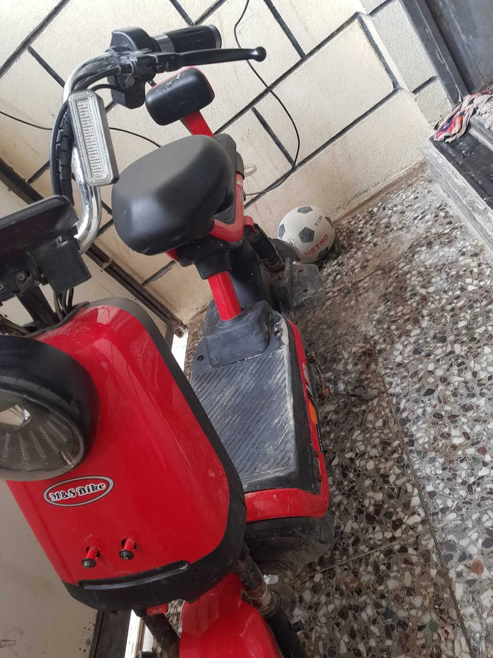 سلام عليكم دراجه نضيفه شحن للبيع سعره 300بيه مجال ***********
