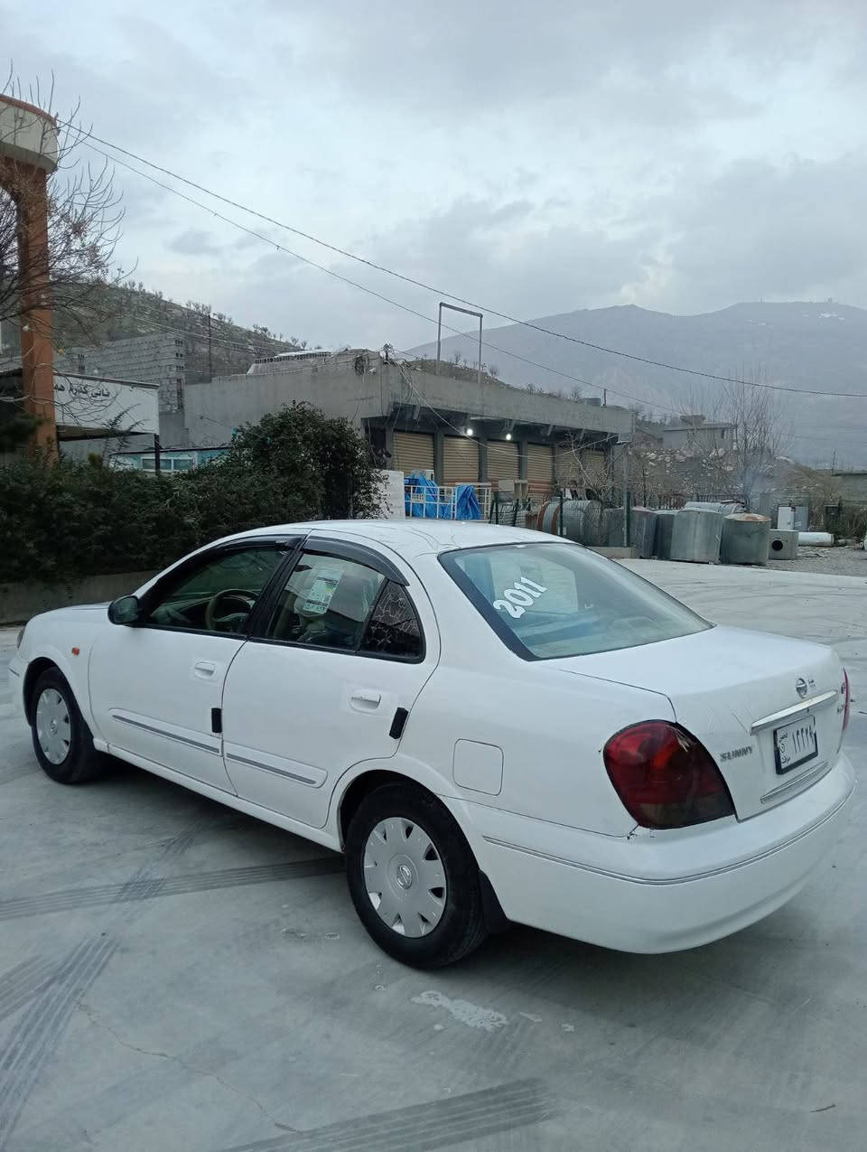 بسم الله الرحمن الرحيم ,,,,,,
نیسان سەنی 2007 یابانی  ساخ 
مەنەفێست وو کتاب مەزایدە 
ناو زەرد جام کارەبای 
تەبرید ساردوو گەرم 
 جوار تایە نوێ 
توندو تۆڵە یەک دینار مەسرەفی نیە 
گێرو مەکینە بەشەرت 
کەمەک سبوخی هەیە 
بێ ڵێدران   یەک روبح مەسرەفی نیە  سحری 47 کەمەک مجاڵ 
ژمارە   *********** زین 
*********** کۆڕەک
