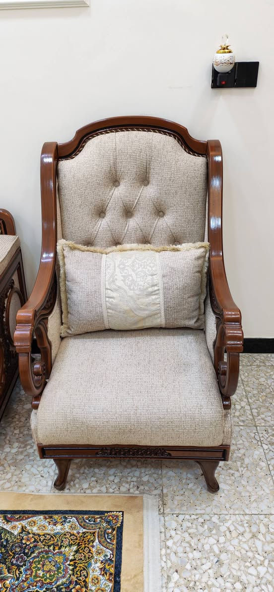 السلام عليكم تخم عراقي للبيع عشر مقاعد جديد ما مستخدم السعر, 1,300,000
الاستفسار إتصل على الرقم ***********
