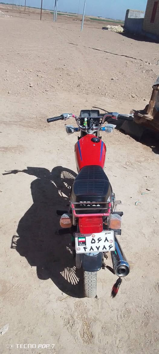 سلام عليكم دراجة لبيع. بدون السعر 700  وبيه مجال المكان قلعة صالح ***********
