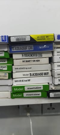 شاشات للبيع العدد 35 سعر واحدة 10 الاف   شلع 350الف   الرقم 0772905423...