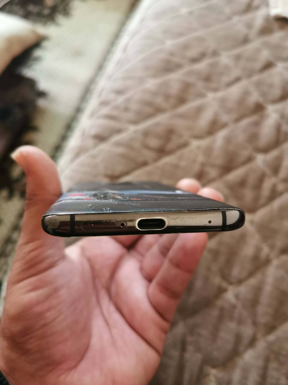 جهازين للبيع أول هواوي ميت 20 برو ذاكرة 128 60 فريم  سعر 75 والثاني كلكسي s8plus ذاكرة 64..سعر60 جهازين كما موضح بالصورة شغالات عيبهن هواوي فقط شاشة نفطر وجالكسي شاشة وضهر بيهن طبع خفيف ميبين  ومراوس هم


**إذا كنت صاحب هذا الإعلان وتريد حذفه لأي سبب، رجاءا أرسل رسالة إلى الدعم الفني**