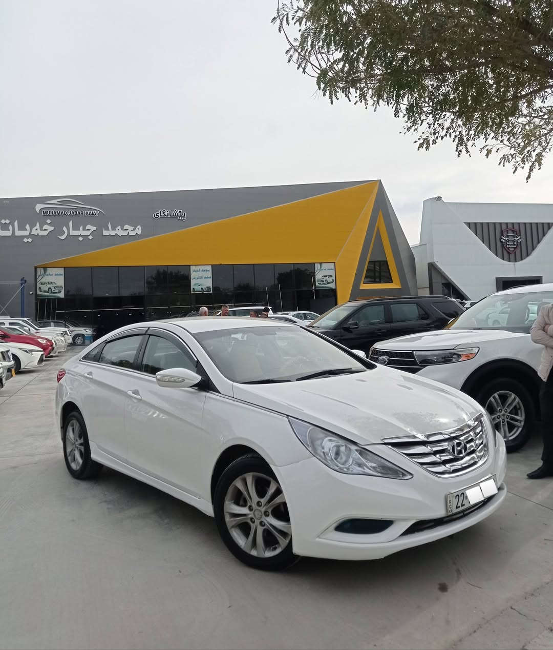 HYUNDAI SONATA 2012
بِسْمِ اللهِ الرَّحْمَنِ الرَّحِيْم
عربي / كوردى 
عربي 
هيونداي سوناتا موديل ٢٠١٢ خليجي داخل أصفر السونار موجود بصور ماشيه ( ١٧٠ ) ألف كم كير والمحرك بشرط رقم اربيل هزة و سنوية جديد  بشرط تحويل سيارة جاهزة و بدون نقص .

المحرك مرغوب : ٤سلندر - دووش - ٢٤٠٠
مكان : كلار - سليمانية 
سعر : ( ١١٩ ) ورقة 💸 
رقم تلفون : ( *********** ) 

کوردی 
هیۆندای سۆناتا مۆدێل 2012 خەلیجی ناو زەرد سۆنەرم داناوە ( 170 ) هەزار کم ڕۆیشتوە گێڕ و مەکینەی بەشەرت ژمارە هەولێر هەزە و سەنەوی نوێیە سەیارەیەکی خاوێن و بێ مەسرەفە .

مەکینە مەرغوب : 4بستۆن - دووش - 2400 

شوێن : کەلار - سلێمانی 
نرخ : ( 119 ) گەڵا 💸 
ژ.م : ( *********** )
