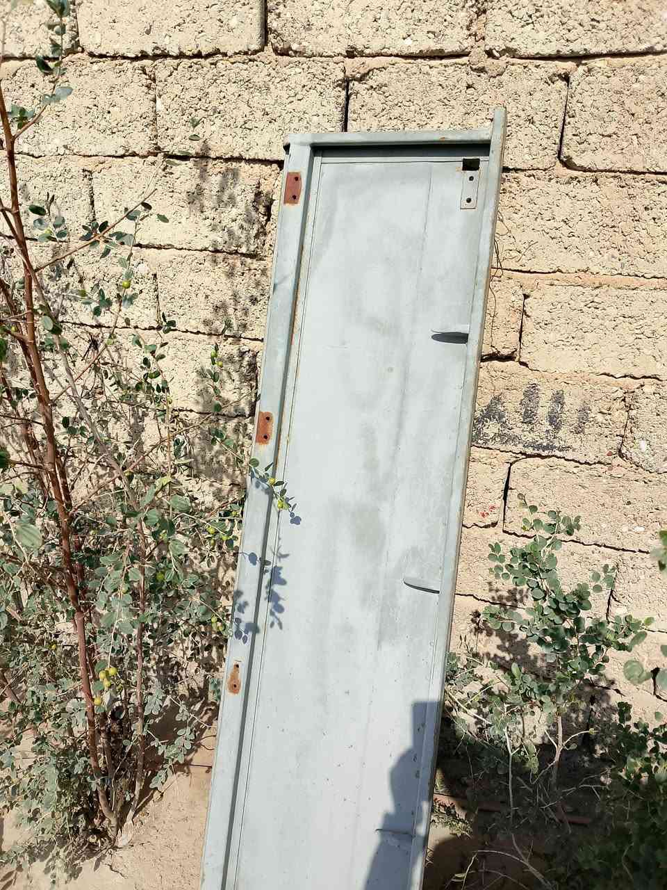 سلام عليكم من رخصت الادمن
يوجد بيبان لاندكروز مع باب خلفي مال بيكم ومع بونيد مال بيكم العنوان ديالى بلدروز 
***********
