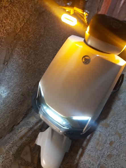 متاح دارجه بوليس شحن سرعه 80 كلشي شغالي بطاريات مصطره 6 بطاريات شادلهه بطاريات 4 جدد صارلي سبوع 
***********
