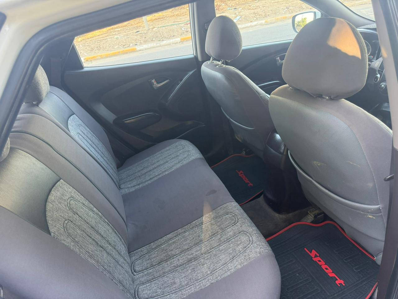 السلام عليكم سياره نوع توسان خليجي موديل2013 كفاله عامه من صبغ وضربه سياره حلوه مال بيت تحكم استيرن جهتين داخل قرميط كير مكينه حداديه خير من الله تحويل مباشر العنوان كربلاء رقم الهاتف***********
