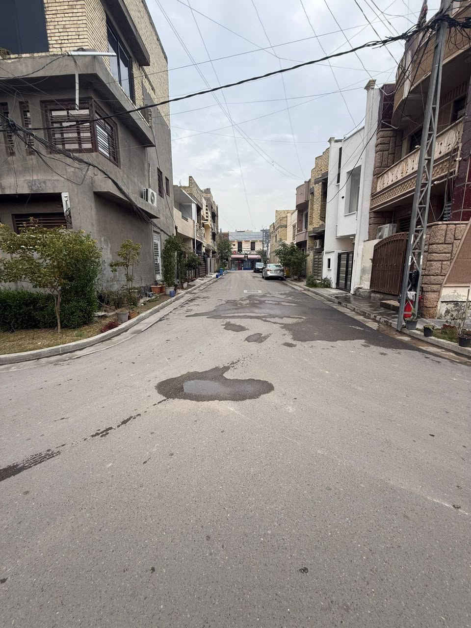 يوجد عقار في منطقه حي الجهاد الشارقه المساحه ٤٠ و٥٠ متر ركن تلث طوابق تسليم مفتاح انجاز وبناء شركه الاستفسار عله هاذه الرقم *********** ابو أركان العامري مكتب مطور العقار
