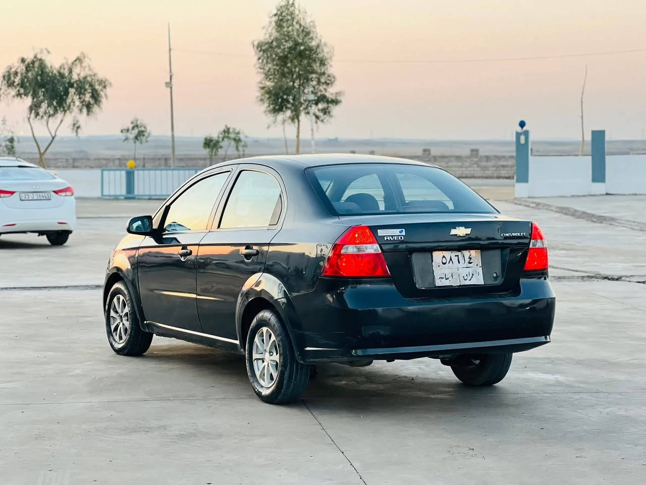 السلام عليكم ورحمة الله وبركاته
اڤيو 
موديل 2008 
ضررها قطعتين فقط 
سياره نضيفه كير محرك شرط 
كير عادي 
شرط تحويل 
سياره جهازه 
تواصل عبر الهاتف او عبر خاص 
***********
