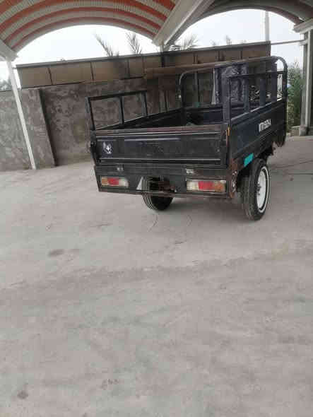 سلام عليكم ستوته للبيع أوراق بسمي وكيلهه العارضي بشارع المدينة شاصي مكفول تايرات جدد وجه كامل جديد نكره سلف العنوان مشخاب *********** السعر ١٢٥٠
