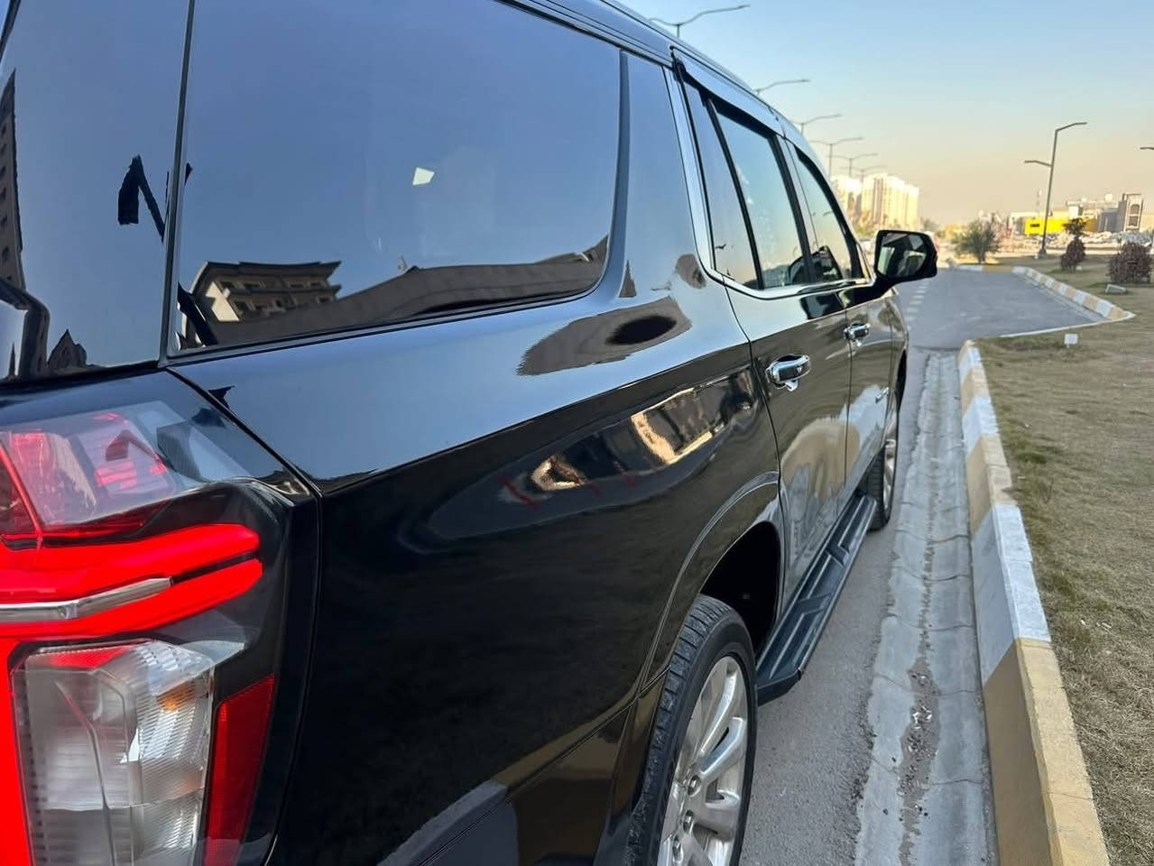 السلام عليكم ورحمة الله وبركاته 376$ اخوان للبيع فقط
تاهو موديل 21 lt ف موصفات 
حادث جاملغ وباب من امريكا  (٦ قطع صبغ شخوط
كشنات منفصل
شاشه ترحيب مع اضائه
علما صدر جديد مع تخم تاير ياباني 
بصمه عدد٥
منبه اصطدام
هيتر كشنات
٣ وضعيات قياده
٣ قطع تبريد منفصل
حساس امام خلفي  
اشاير بلمري 
مري شفط
رادار جانبي 
رادار امامي
ويل 22 برايمر
جنطه شفط كهربائي 
محرك5300
ماشيه ٧٠ مايل
رقم اربيل  
العنوان بغداد جهاد
***********
