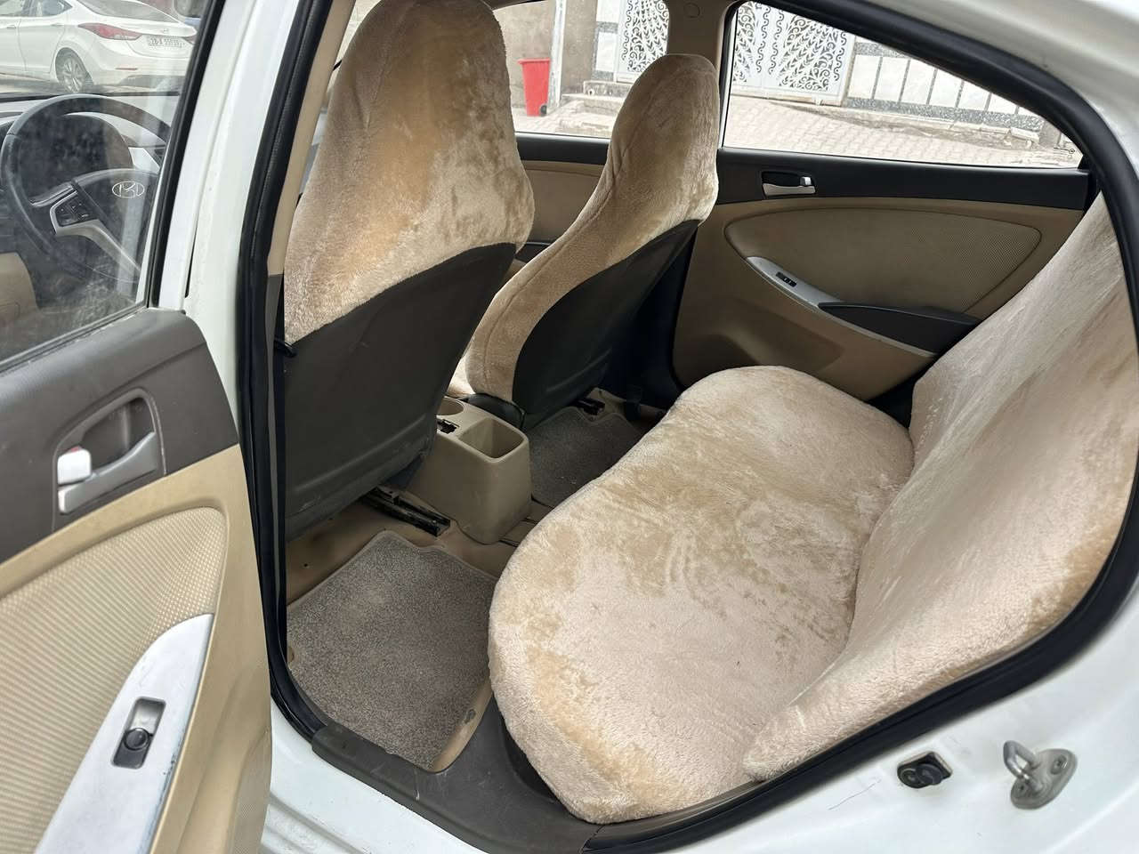 أكسنت موديل ٢٠١٣سعر ١٠٥$ مجال قليل
رقم بابل إنكليزي شكل جديد .

سنوية جديدة ل٢٠٢٧ باسمي .

 £ تبريد _وتدفئة 

 £ كير _ مكينة كفالة 

حدادية جيدة جداً ، تحكم ستيرن سستم صوت اشاير مري سيارة فول عمية عدا بصمة والفتحة ويل كب تخم تاير سيارة جاهزة مال جناي.

 <>  محرك ١٦٠٠ <>

***********  مكاني نجف
