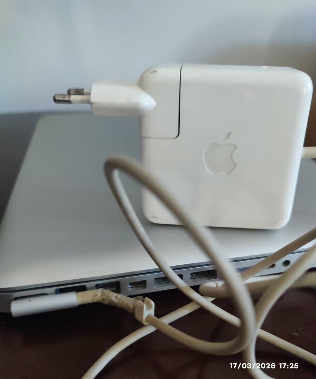 سلام عليكم
لابتوب Apple MacBook 
نظيف جدا مع محولة اصلية
بطارية جيدة جدا
شغال كامل 
المواصفات داخل الصور
السعر خاص


**إذا كنت صاحب هذا الإعلان وتريد حذفه لأي سبب، رجاءا أرسل رسالة إلى الدعم الفني**