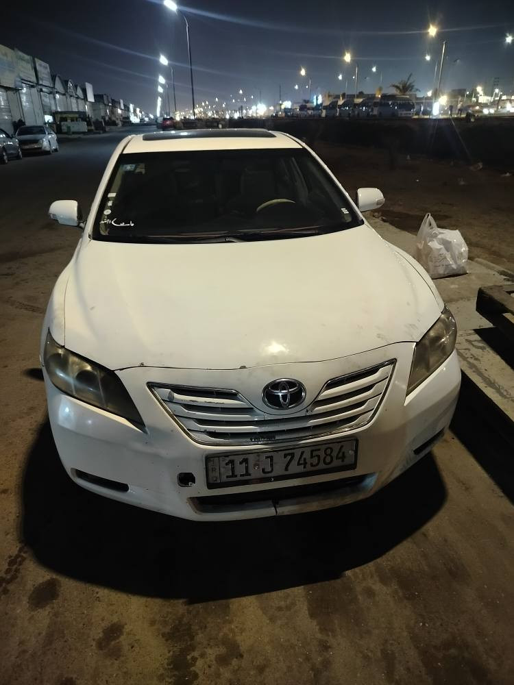 كامري للبيع موديل 2009 خليجي مصبوغه عام وبيها ضربه الجاملغ جهة العبري الامامي والجاملغ الخلفي بيها الگير كايم ويرادلها بعض الترتيب مكينه حلوه كهربائيات حلوه دواخل حلوه الشراي يجي وشوف بعينه راعيها ببغداد وابيع گوم حديد عليه بس الاصوليات السعر 75 رقم التلفون 
*********** بغداد, العراق

