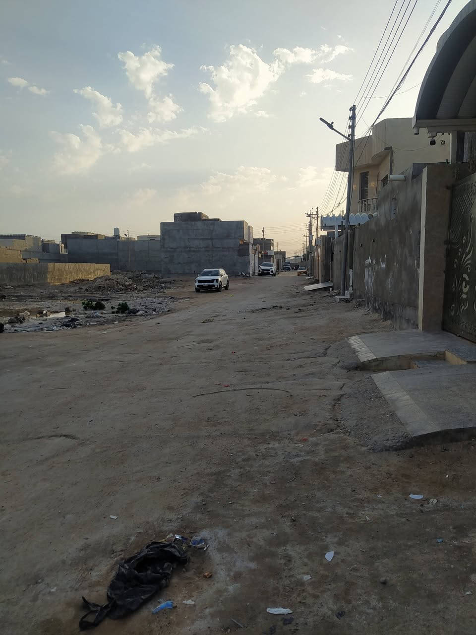 #اسعد_الله_اوقاتكم_بكل_خير⁉️👋 
البصره 
هاتف ☎️ *********** ☎️
قطع للبيع 
مساحه 400 م 
واجه 20 نزال 20
حي الياسمين مقابيل حي بغداد 
طابو زراعي عراقي سند 25 
وكاله و نسخ من طابو و مكاتب 
ماء كهرباء مدارس نت 
شارع 10 م 
السعر 130 و بي مجال 
هاتف ☎️ *********** ☎️
