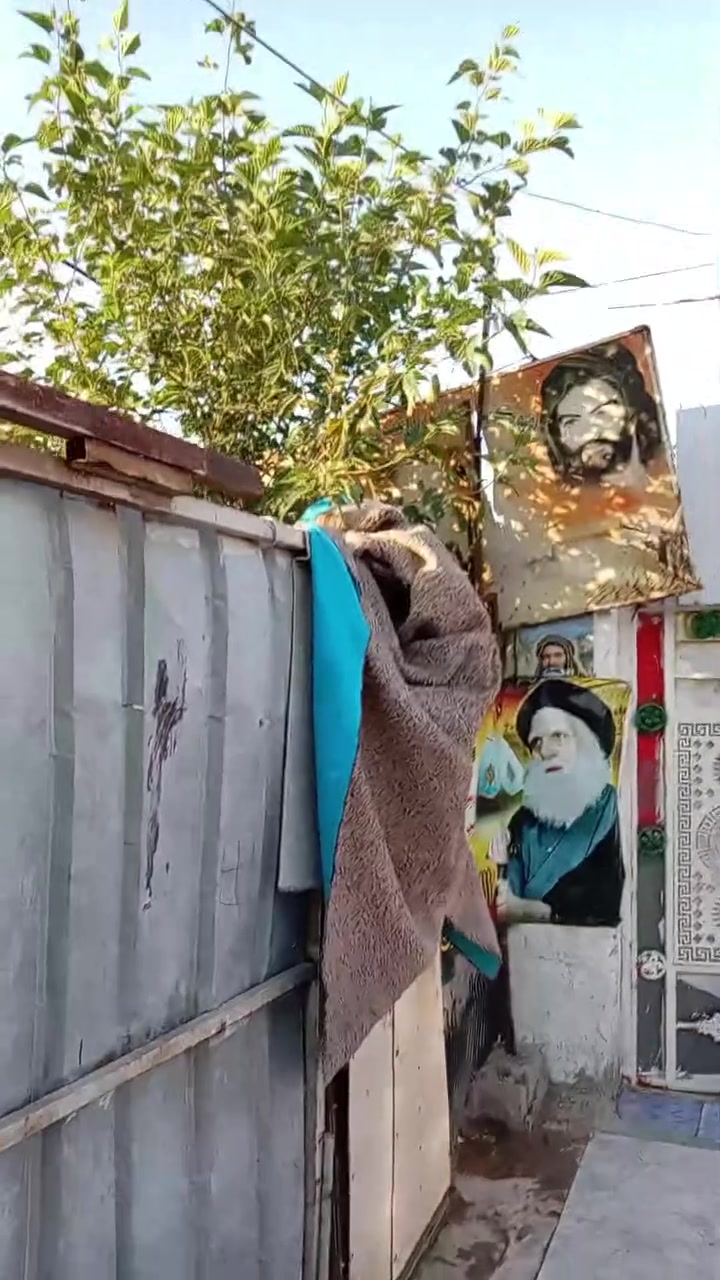 سلام عليكم عيوني هاذ البيت البيع سعره 26 وبي مجال مساحته 80متر مكاني بغداد مدينه الصدر مقابل قطاع 20 يم ساحه أبو وعد منطقه أمان الحمد لله كولشي قريب عليكم بل العافيه ع يصير من نصيبه التواصل ع هاذ الرقم ***********
