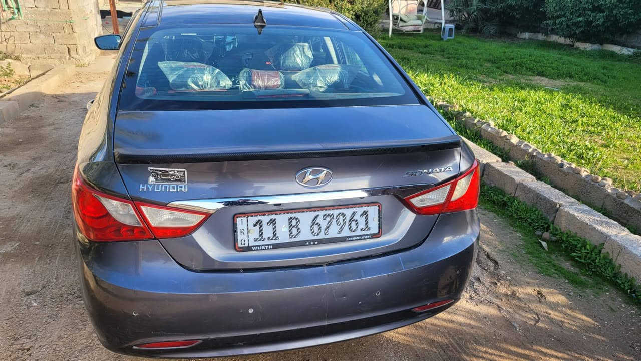 السلام عليكم 
سوناتا 2011 خليجي
مكفولة بيها طخه بسيطة بهلال الجاملغ وشوي جراد بالبنيد   
فول موصفات 1/1
بانوراما 
تحكم ستيرن 
كشنات كهرباء 
بصمة ابواب 
بصمة تشغيل 
كير محرك حداديه كله جاهز 
محرك 2400 دوش  
رقم بغداد دولي بسمي 
السعر 118 مجال بسيط  
مكانها بغداد 
[‏‪***********‬‏ متوفر واتساب
