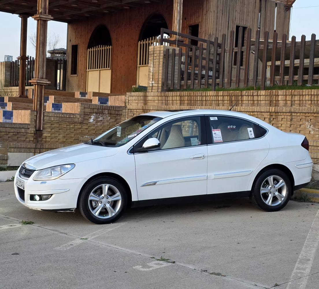 سلام عليكم من رخصة الأدمن المحترم عندي شيري A3موديل 2013لون ابيض ثلجي رقم دهوك باسمي شرط تحويل وكالة.تدلل سنوية جديد لغاية 2031.هزة وفحص كلة جديد.كير اوتماتيك محرك حجم 18.بيلادي شرط لاصرف ولابخار سيارة فول موصفات 1/1.سلايت كهربائي قفل مركزي كنترول مرايات كهربائي لايتات زينون اصلي تحديد سرعة.ABS داخل اصفر كشنات جلد حساس امامي وخلفي. تبريد شغال ثلج 🥶.تدفئة شغال.صدر امامي وخلفي كله جديد 4 إطارات وباتري كلة جديد.سيارة بيهة قطعتين صبغ فقط بدون دواخل.سيارة جديدة مابيهة دينار مصرف.السعر 60وبيهة مجال لل طيبين رجاء مو شراي اعبر منشور بكلمة حلوة ملاحظة بدون مراوسة بدون اقصاط.مكان سيارة كركوك.لل تفاصيل خابر الرقم *********** كركوك, العراق
