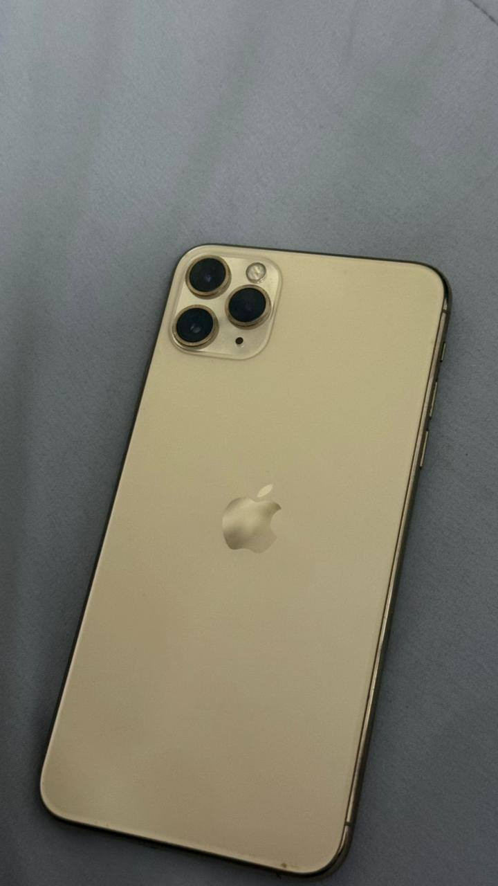 للبيع ايفون ١١ برو ماكس ذاكره ٢٥٦ كيكا جهاز نظيف جدا بدون تبديل او فتح او عطل  بطاريه ٨٤  السعر ٤٠٠ مع مجال بسيط للتواصل ***********

