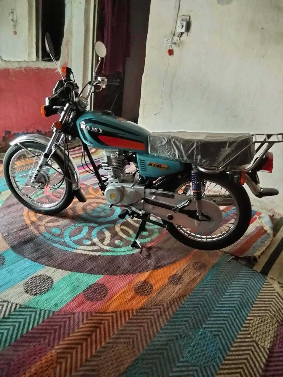 سلام عليكم دراجه للبيع نامه امتياز مكفوله كفالة عامه اوراق بغداد كهربايات كل شغاله بعده على سحك مكان واسط العزيزيه موديل 2027..؟؟؟؟ ***********
