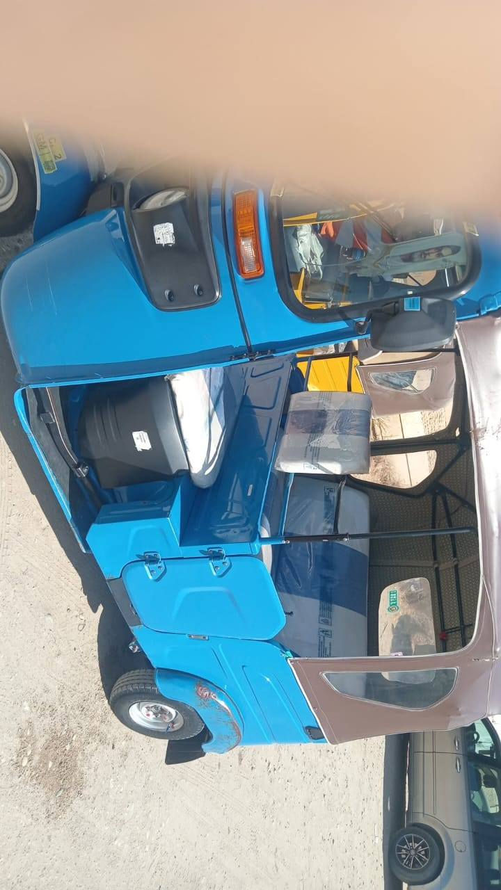 تك تك للبيع موديل 2022 رقم انكليزي بيه طخه يم البك لايت وطخه بل لغد صغيره والباقي كفاله السعر 8700 وبيه مجال مكان قضاء النصر ***********
