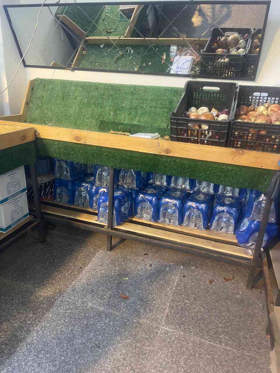 ميز مخضر مع المرايه 
الطول ٢متر 
العرض ٧٠
سعر الميز مع المرايه ١٥٠
العدد ٤ 
ميزان الواحد ب١٠
بغداد الحارثيه


**إذا كنت صاحب هذا الإعلان وتريد حذفه لأي سبب، رجاءا أرسل رسالة إلى الدعم الفني**