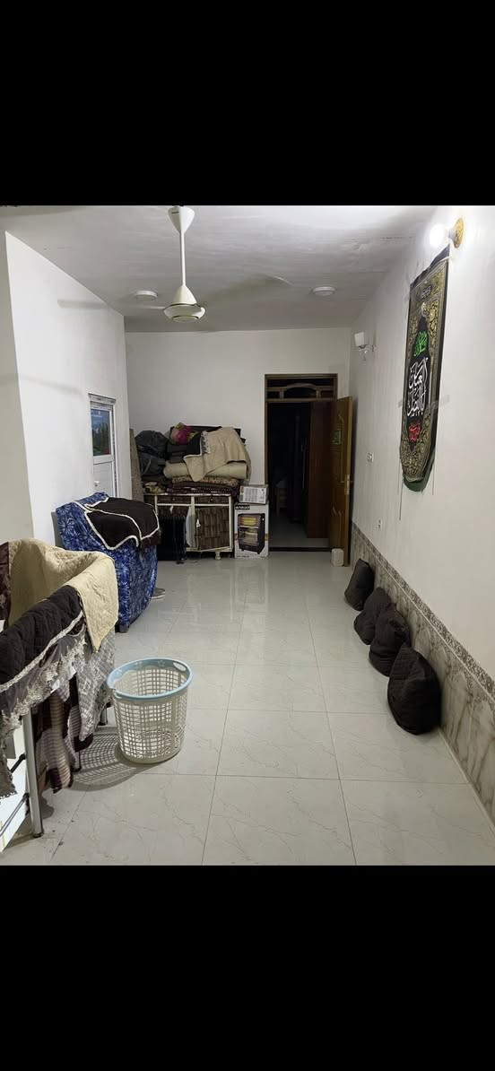 السلام عليكم الدار للبيع
المساحه 100متر طابقين
20X5 
بناء حديث 
يتكون 
من استقبال كبيره 
ومطبخ 
وصاله كبيره 
وغرفه نوم 
بل طابق الأرضي 
والطابق الثاني 
موقع الدار 📍العرضات خلف السوق

السعر انتصال على صاحب الدار 
مكلف بل نشر 
رقم الهاتف ***********

