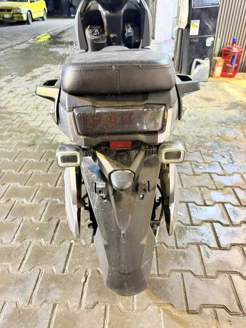 سلام عليكم  دراجه شحن بيها خلل بسيط ابيع على وضعيتها  باتريات انطيلك بيها ضمان مابيها شي بس ماتمشي ماعرف السعر 550 الف مكاني بغداد قرب النهضه ***********
